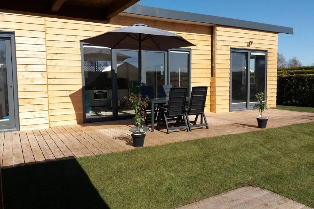 Luxe Vakantie Bungalow Met 3 Slaapkamers Dronrijp Exteriör bild